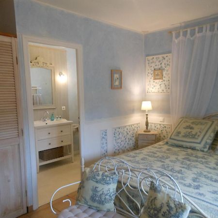 Bed and Breakfast Les Passiflores Roussillon en Isere Zimmer foto