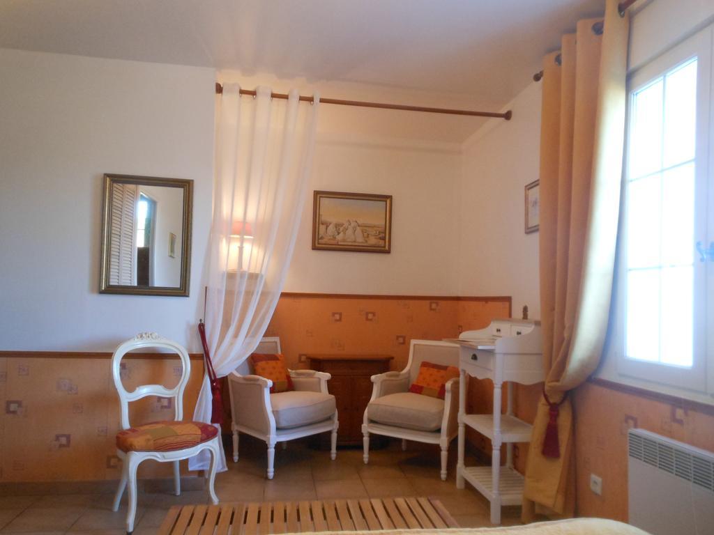 Bed and Breakfast Les Passiflores Roussillon en Isere Zimmer foto