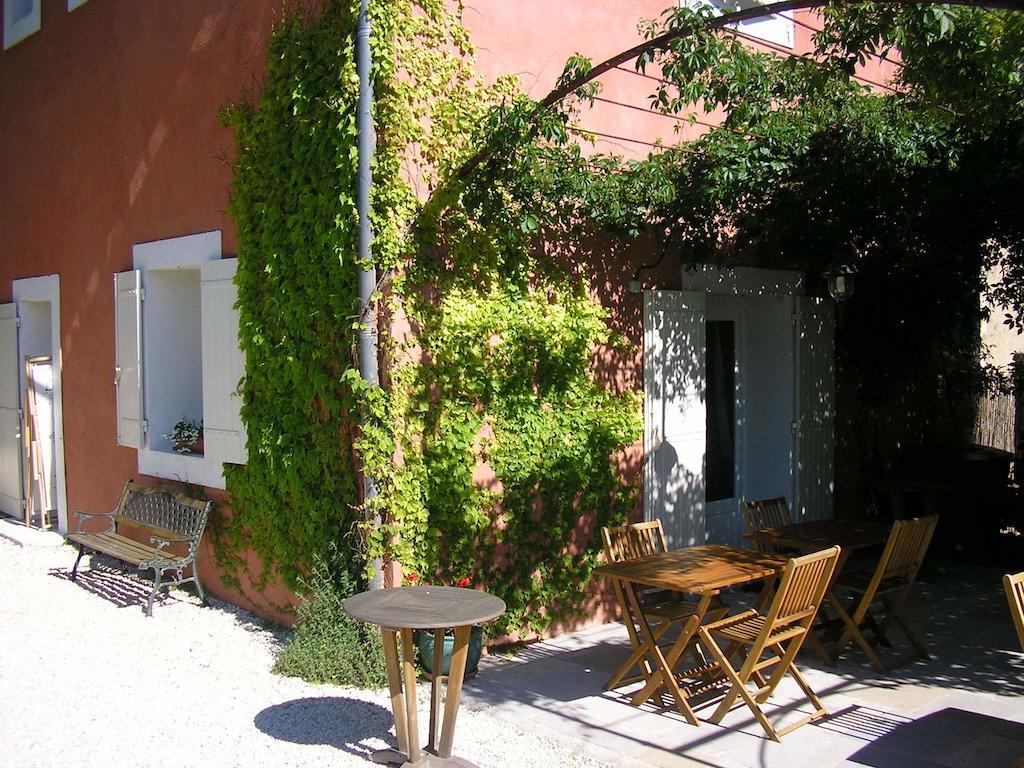 Bed and Breakfast Les Passiflores Roussillon en Isere Exterior foto