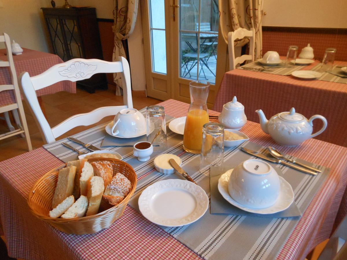 Bed and Breakfast Les Passiflores Roussillon en Isere Exterior foto